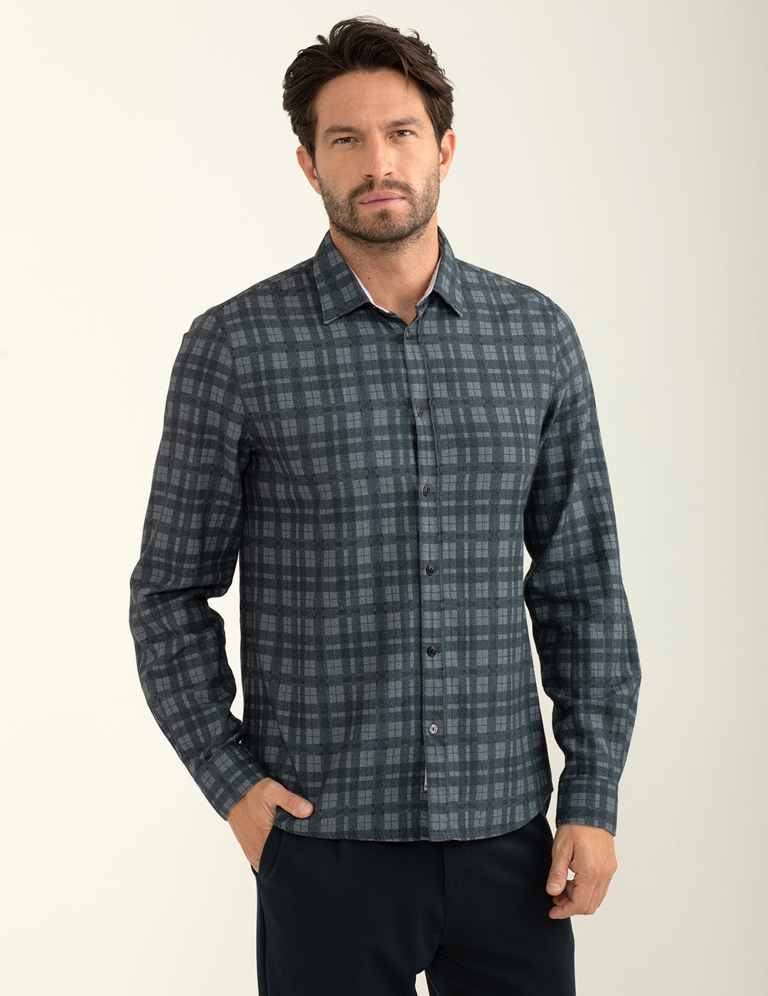 Camicia in herringbone con fantasia check stampata allover uomo gray fm24w13cs cc-a0902 Camicia in herringbone con fantasia check stampata allover