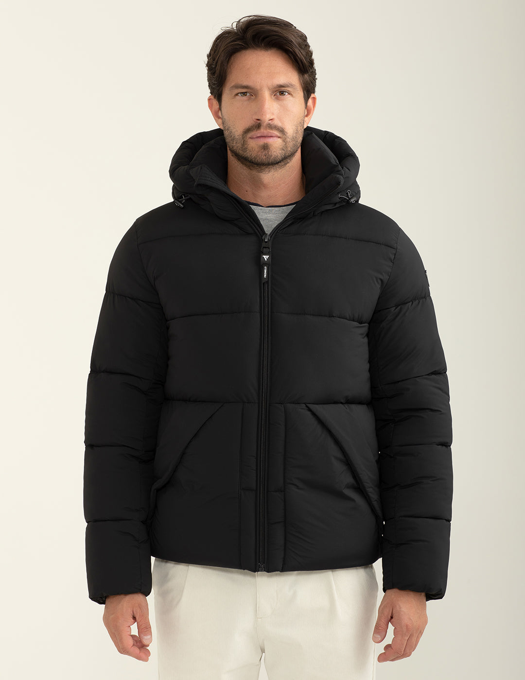 Piumino con cappuccio in materiale stretch uomo black fm24w14kd cc-a0951 Piumino con cappuccio in materiale stretch