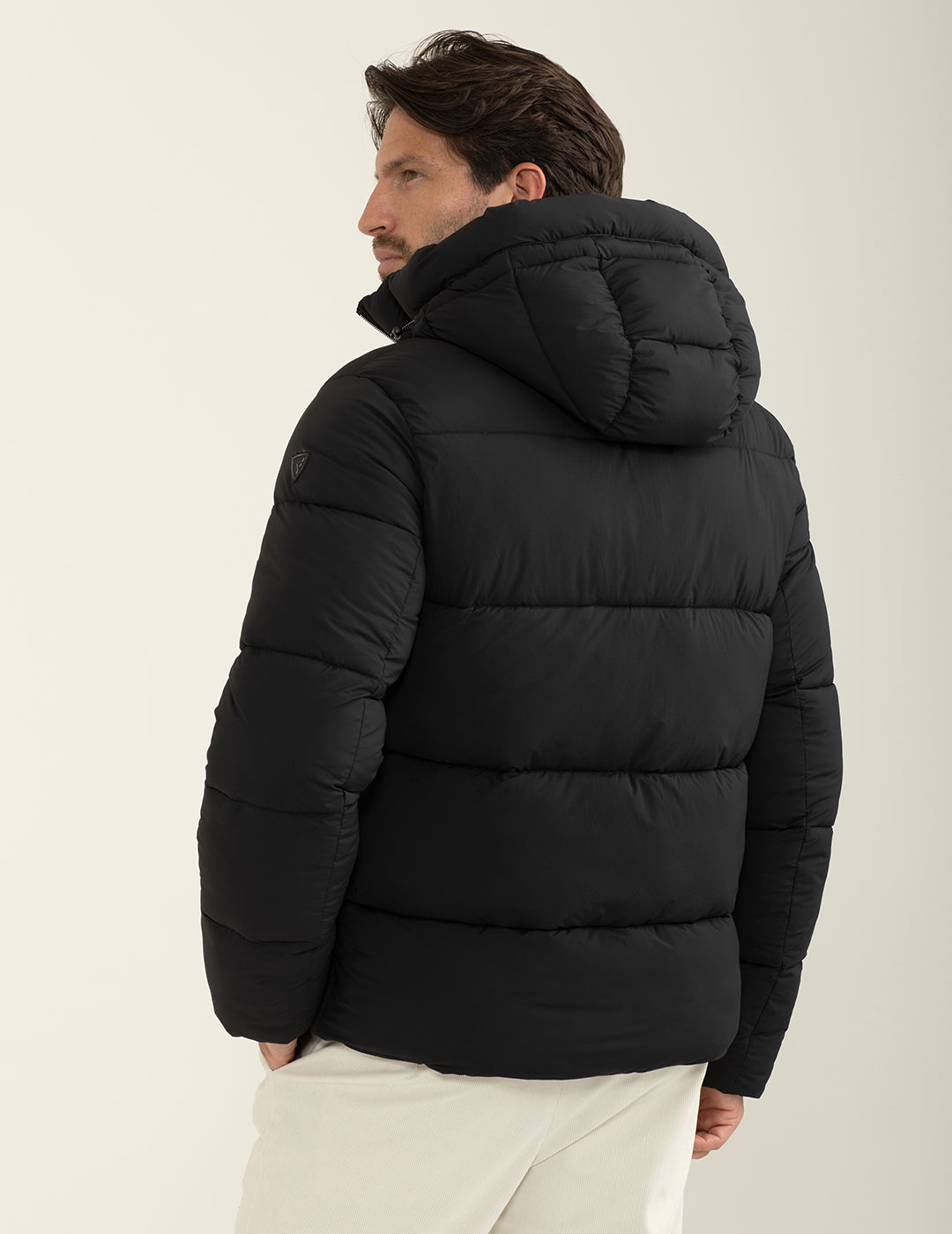 Piumino con cappuccio in materiale stretch uomo black fm24w14kd cc-a0951 Piumino con cappuccio in materiale stretch
