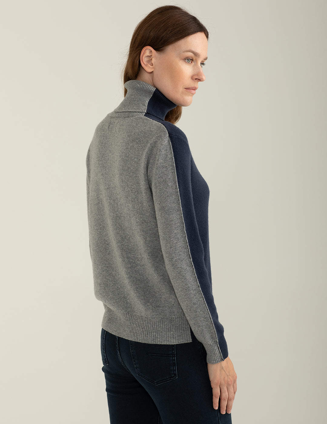 Maglia dolcevita con design color block fronte/retro donna blue fw24w14md cc-a0601 Maglia dolcevita con design color block fronte/retro