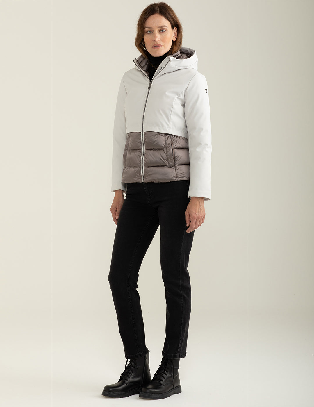 Giubbotto in soft-shell con cappuccio donna ice fw24w01ku cc-a0005 Giubbotto in soft-shell con cappuccio