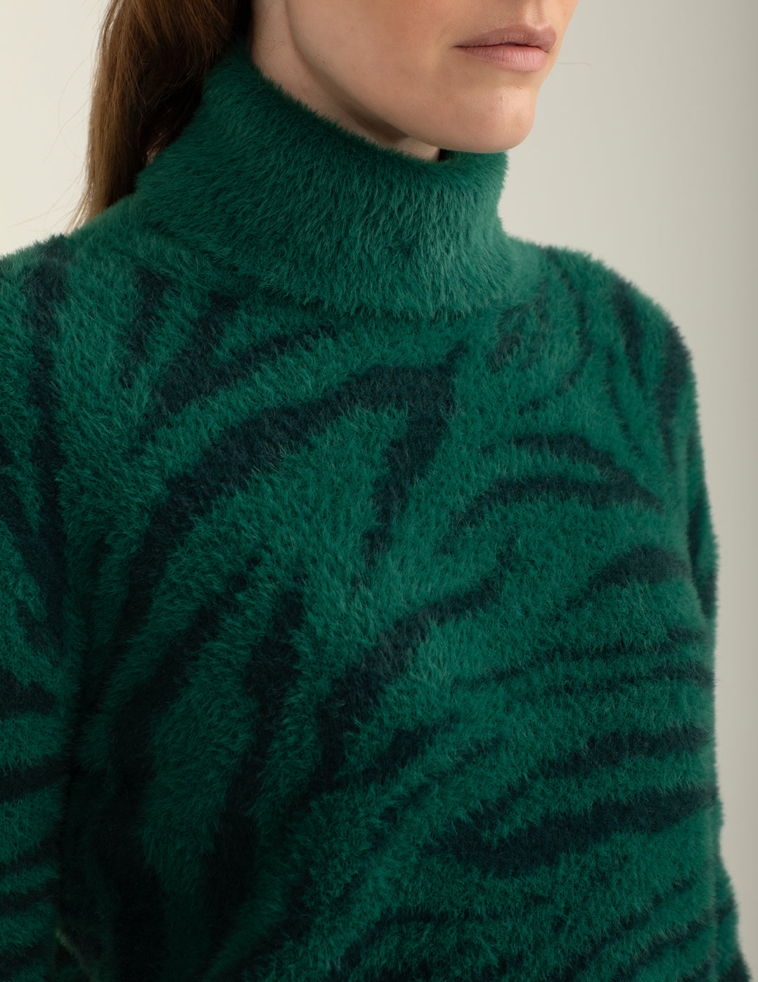 Maglia dolcevita con fantasia jacquard animalier donna green fw24w26md cc-a0801 Maglia dolcevita con fantasia jacquard animalier