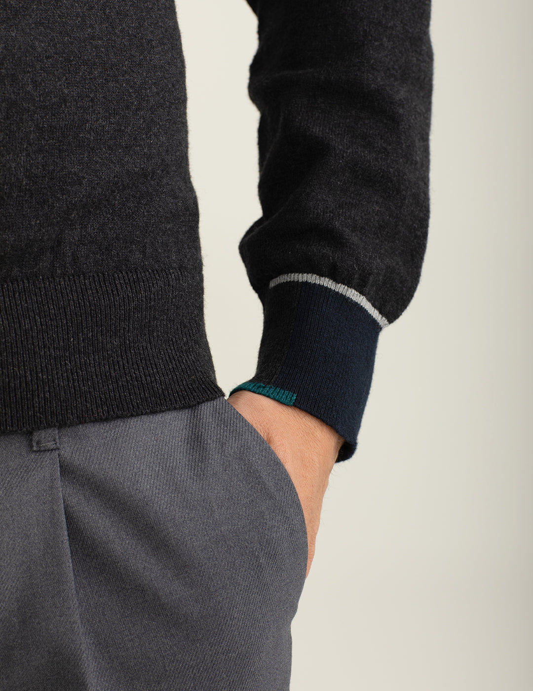 Maglia girocollo con logo ricamato in contrasto uomo antracite melange fm24w10mg cc-a0953 Maglia girocollo con logo ricamato in contrasto