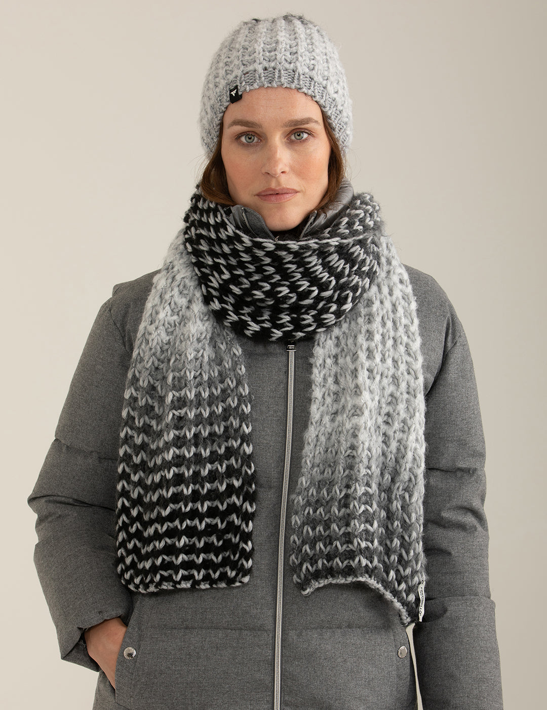 Knitted scarf woman gray fw24w03zm cc-a0902 Knitted scarf