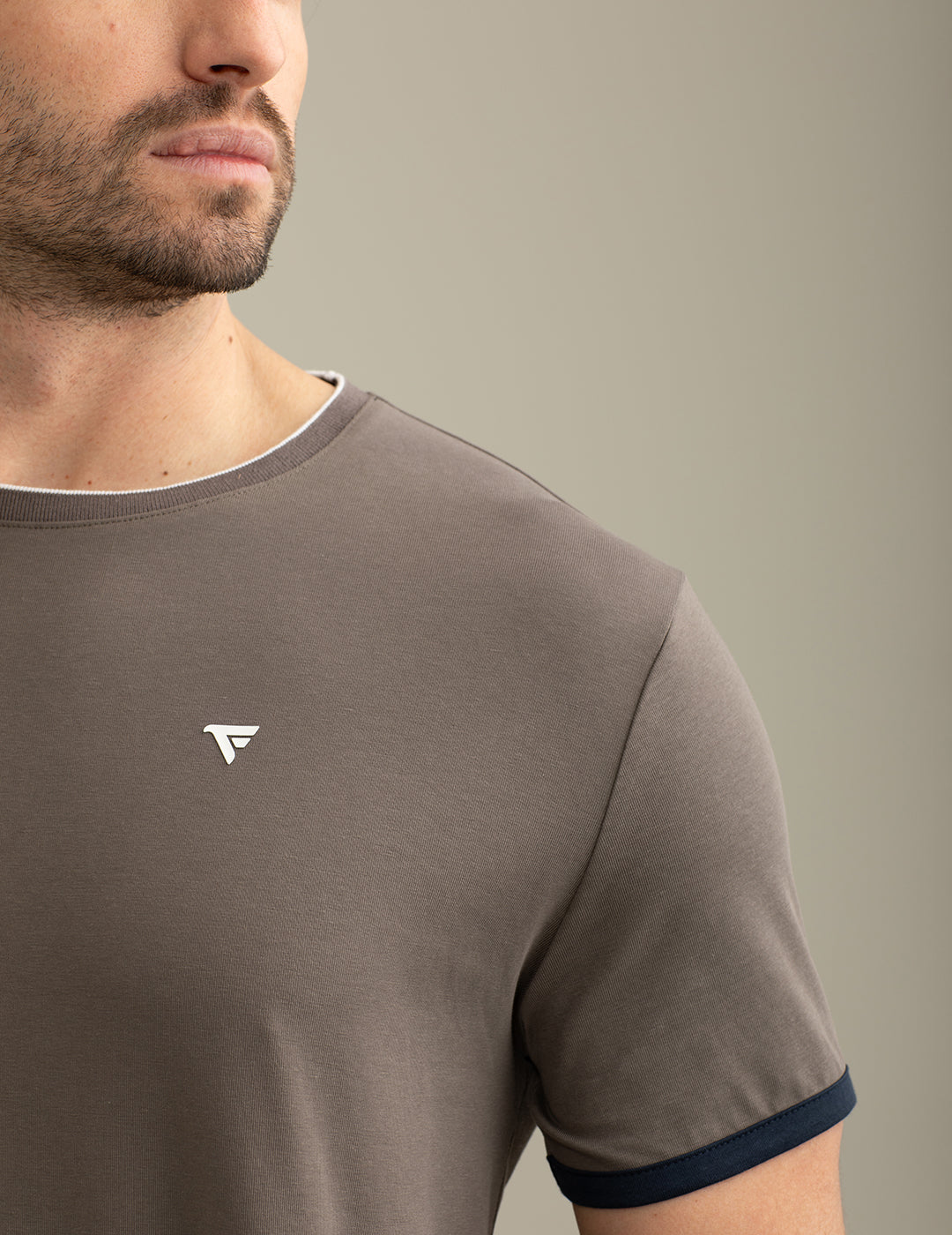 T-shirt a Manica Corta in Jersey Tecnico Stretch uomo taupe fm25s10tg cc-a0114 T-shirt a Manica Corta in Jersey Tecnico Stretch