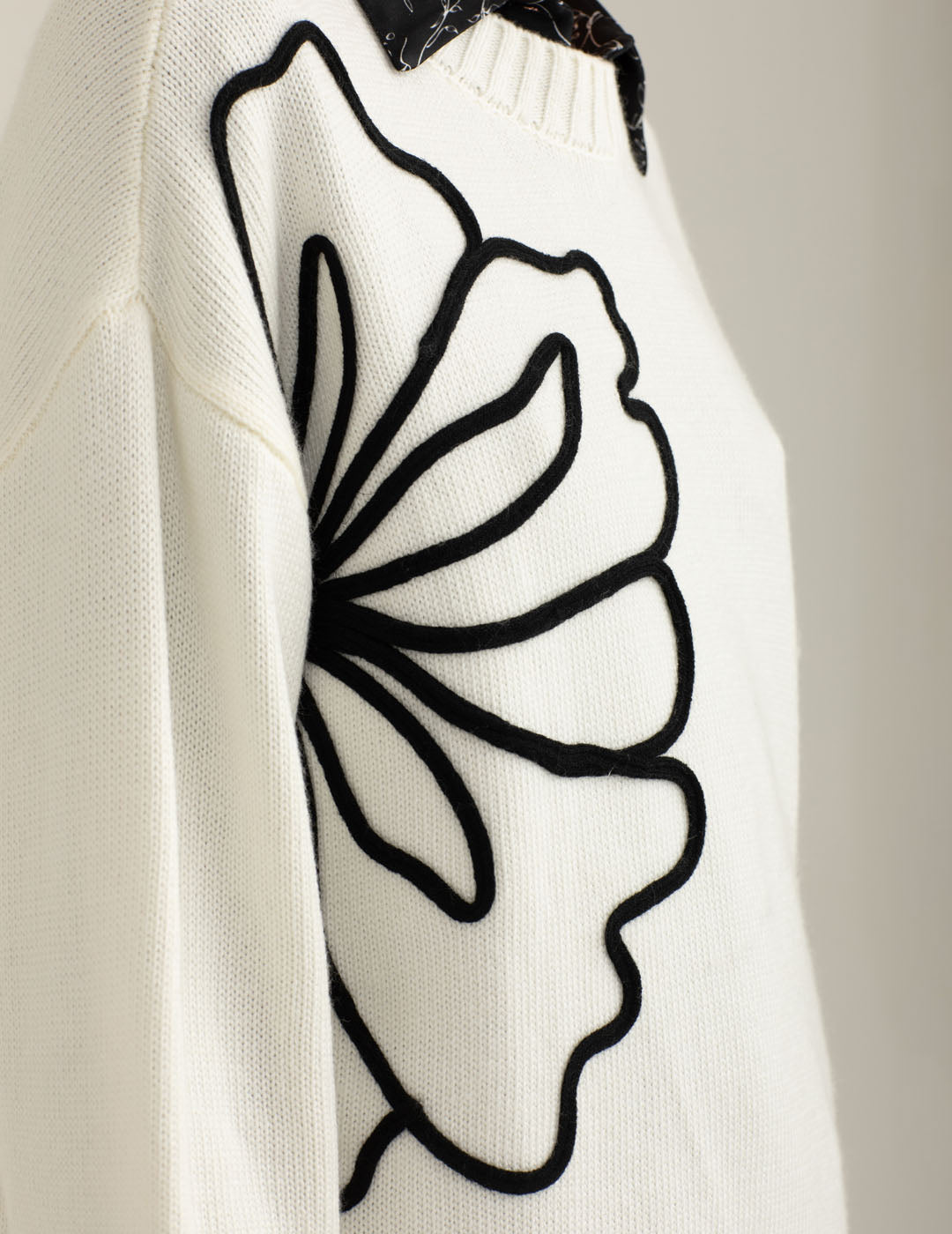 Maglia girocollo floreale ricamata donna off white fw25w11mg cc-a0002 Maglia girocollo floreale ricamata