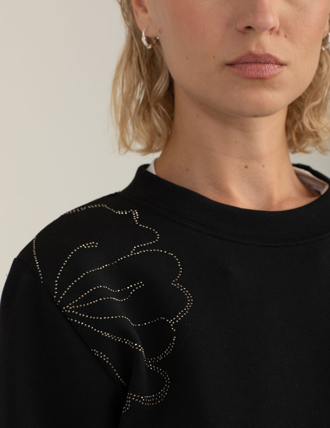 Felpa girocollo con strass e fiori donna black fw25w06fg cc-a0951 Felpa girocollo con strass e fiori