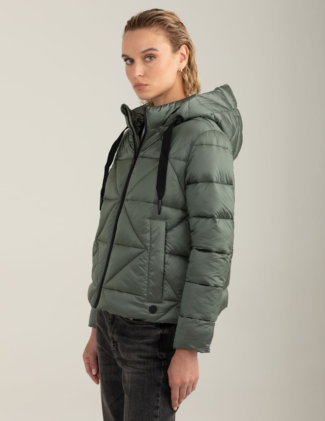 Two-tone hooded puffer jacket woman army fw25w08ku cc-a0804 Two-tone hooded puffer jacket