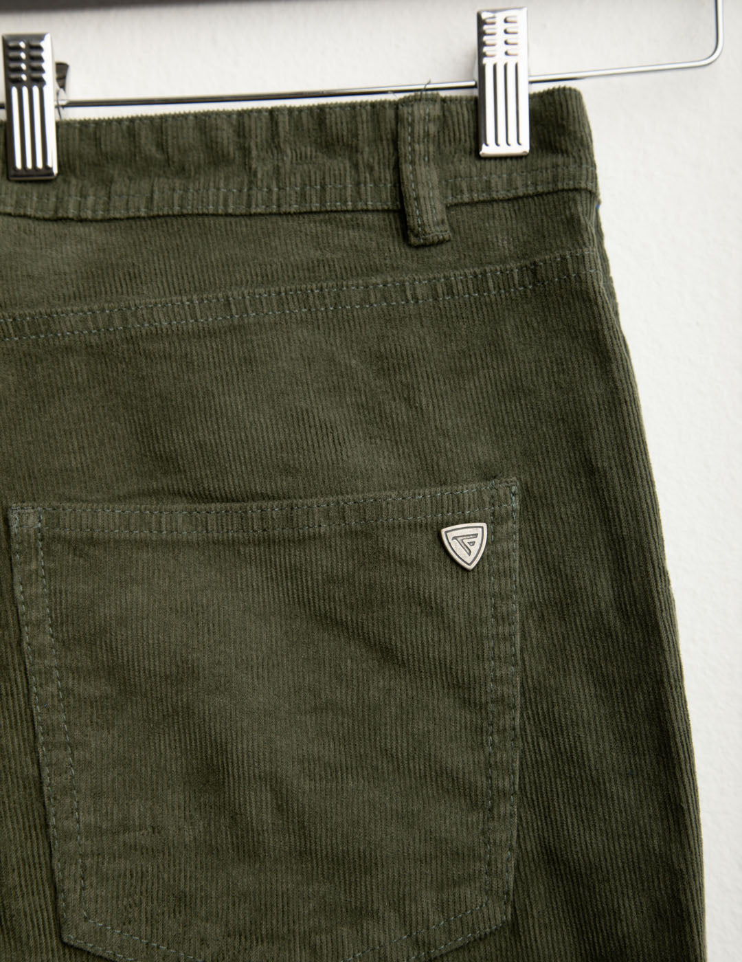 Pantalone chino in velluto a coste uomo clover fm25w12pu cc-a0821 Pantalone chino in velluto a coste