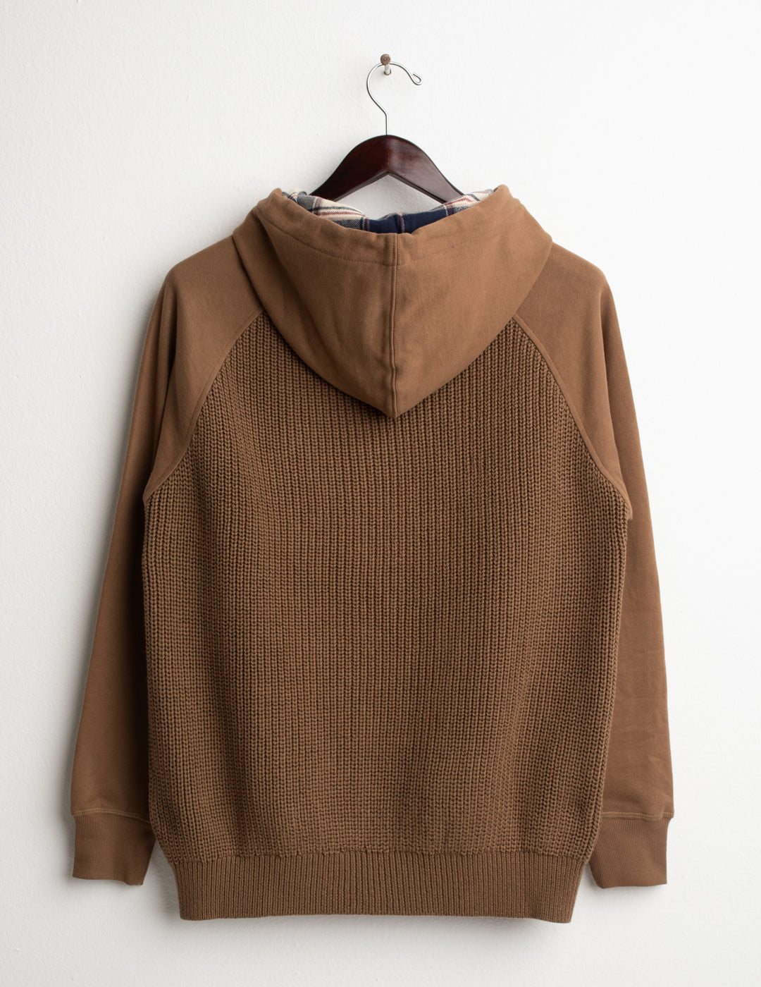 FELPA CON CAPPUCCIO IN MAGLIA E DETTAGLI A CONTRASTO uomo camel fm26w01fc cc-a0252 FELPA M/L C/CAPP UNITO MAN