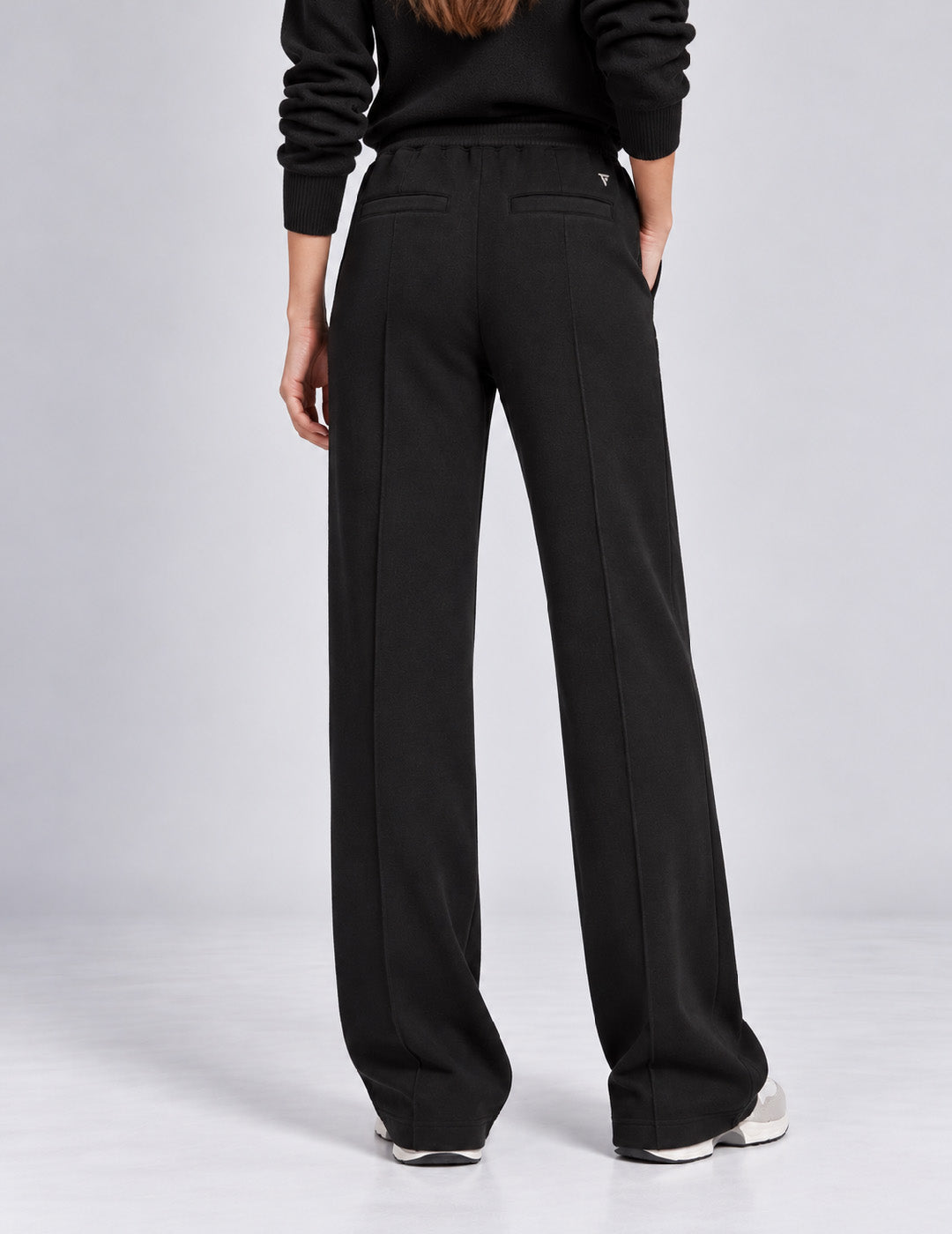 SWEATPANTS WITH DECORATIVE DETAILS AND SIDE SLIT woman black fw26w02pf cc-a0951 PANTALONE FELPA UNITO WOMAN