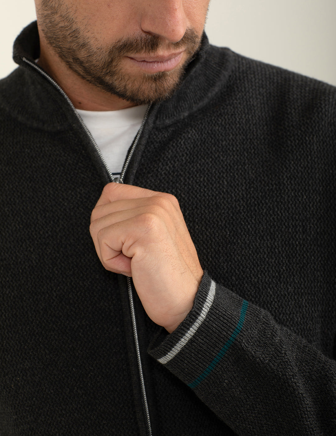 Maglia cardigan con zip e collo alto uomo antracite melange fm24w12mz cc-a0953 Maglia cardigan con zip e collo alto