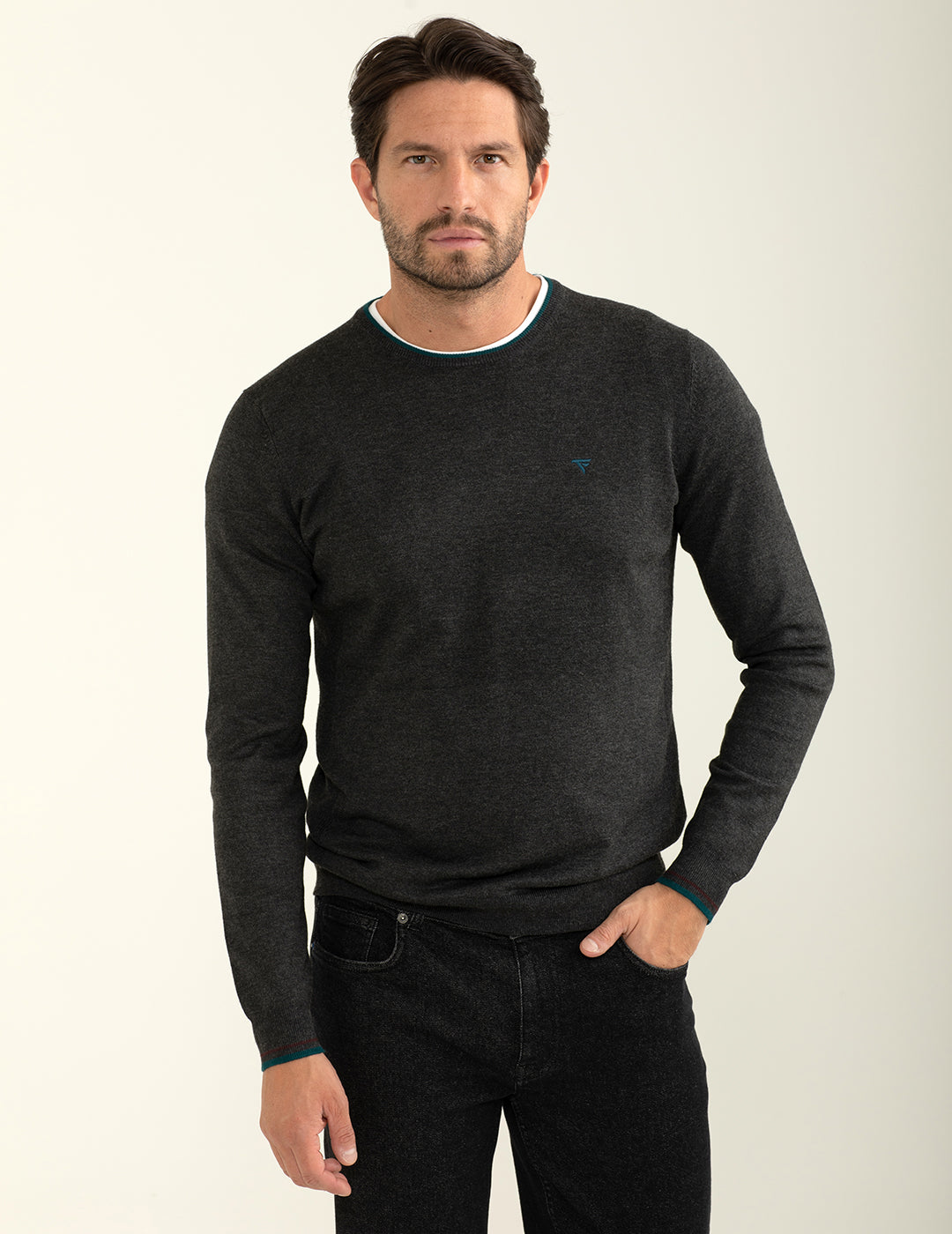 Maglia girocollo con logo ricamato in contrasto uomo antracite melange fm24w03mg cc-a0953 Maglia girocollo con logo ricamato in contrasto