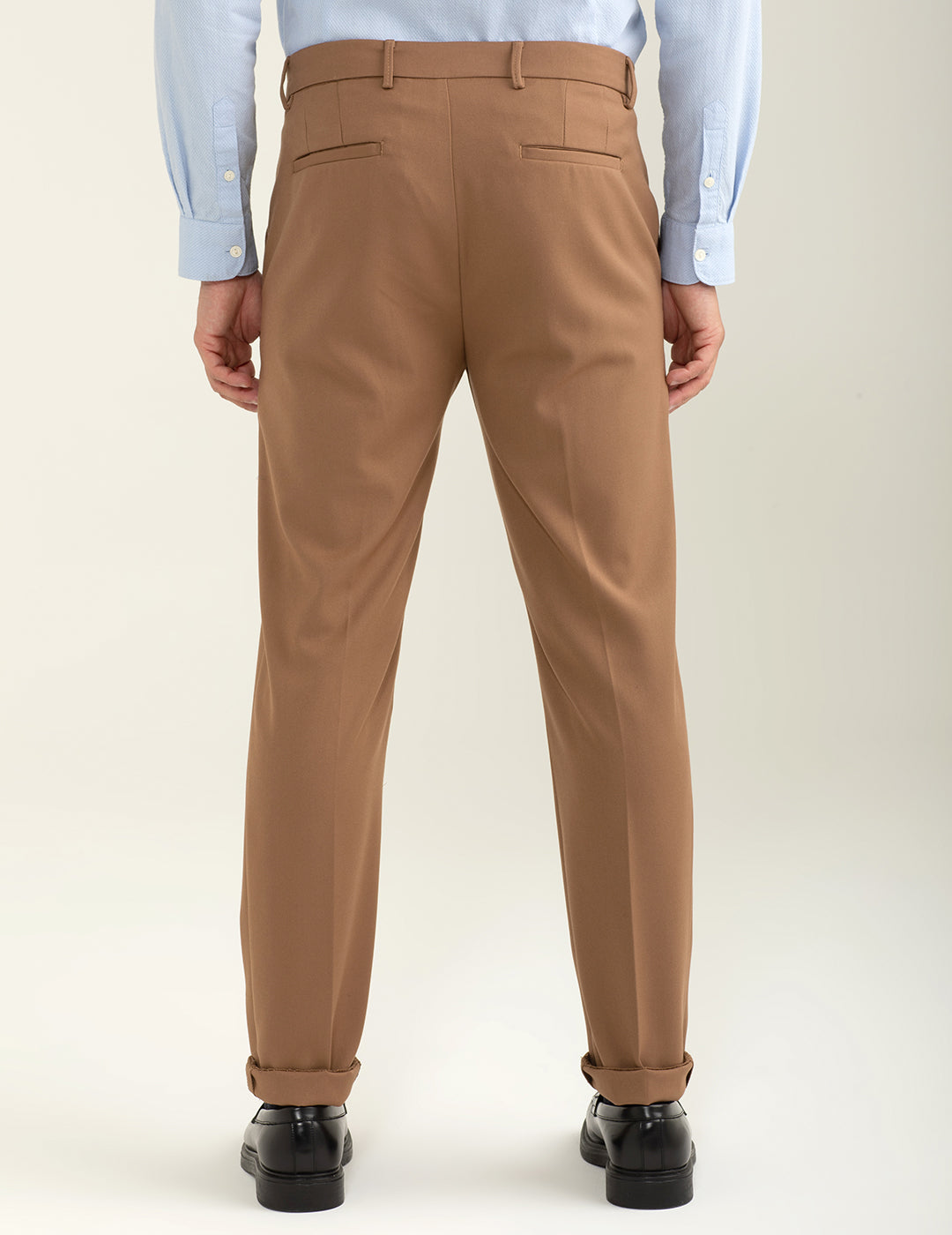 Pantalone in tinta unita modello 