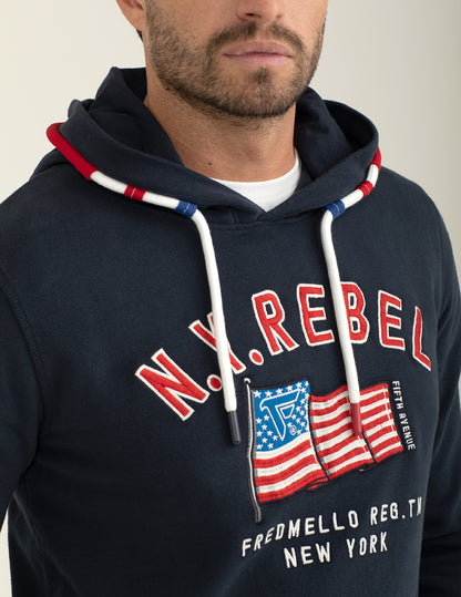 Felpa con cappuccio dallo stile americano