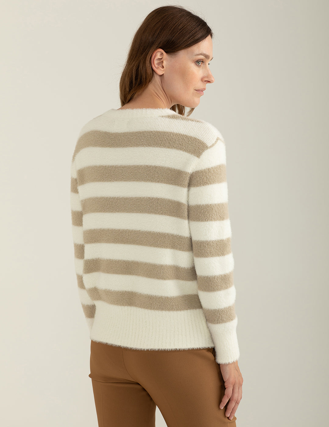 Maglia girocollo con lettering ricamato in contrasto donna off white fw24w25mg cc-a0002 Maglia girocollo con lettering ricamato in contrasto
