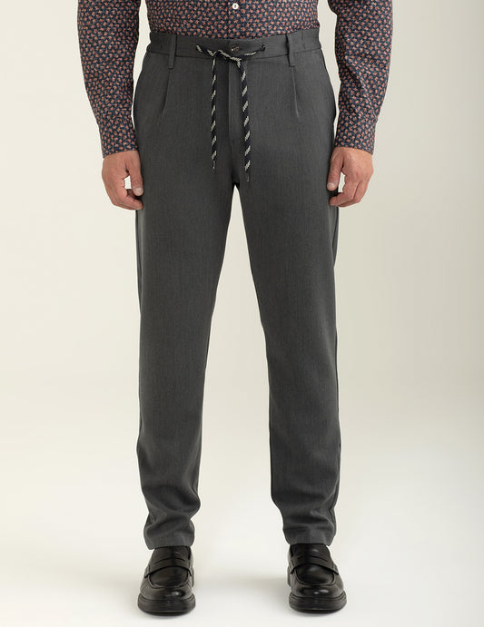 Pantalone in tinta unita modello 