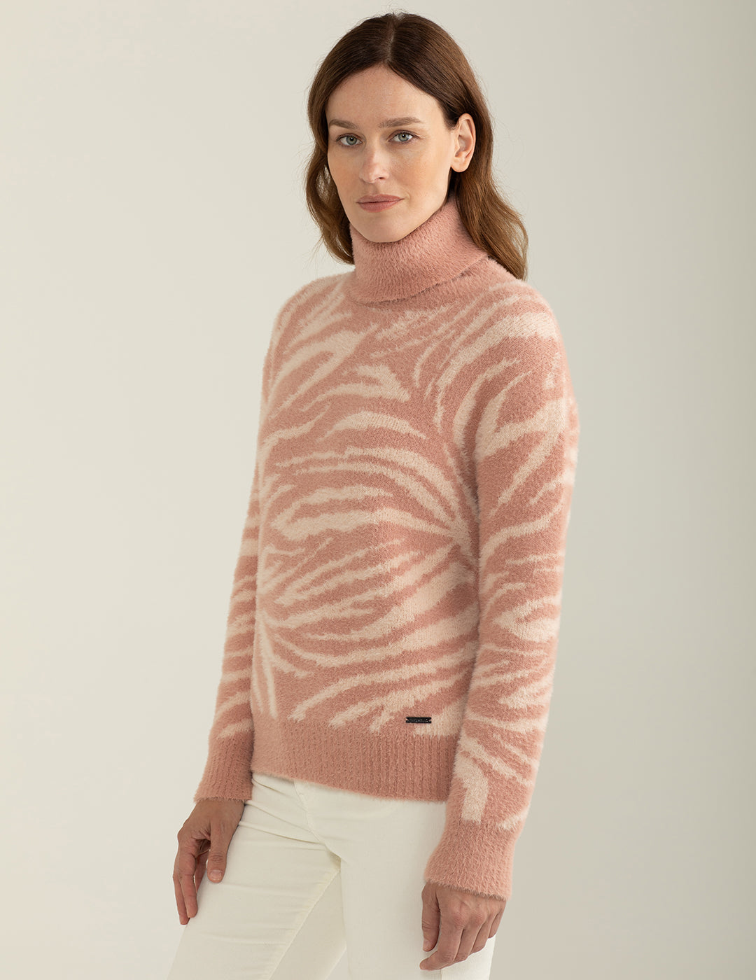 Maglia dolcevita con fantasia jacquard animalier donna old rose fw24w26md cc-a0405 Maglia dolcevita con fantasia jacquard animalier