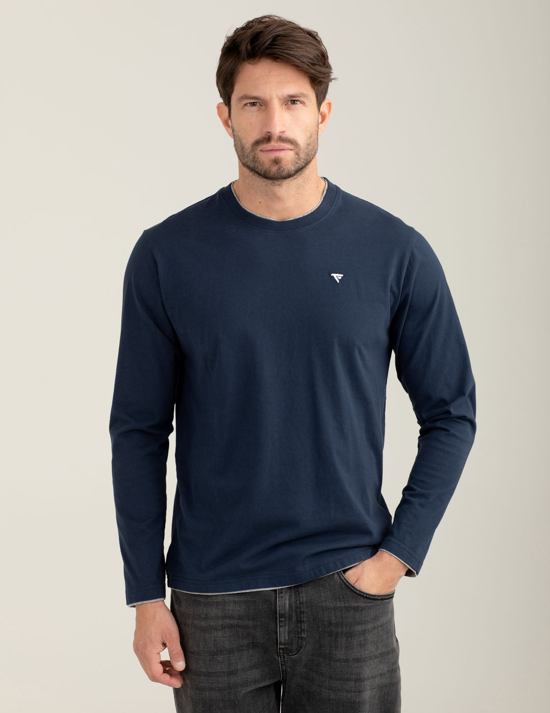 T-shirt manica lunga con dettagli in contrasto uomo blue fm25w02tg cc-a0601 T-shirt manica lunga con dettagli in contrasto