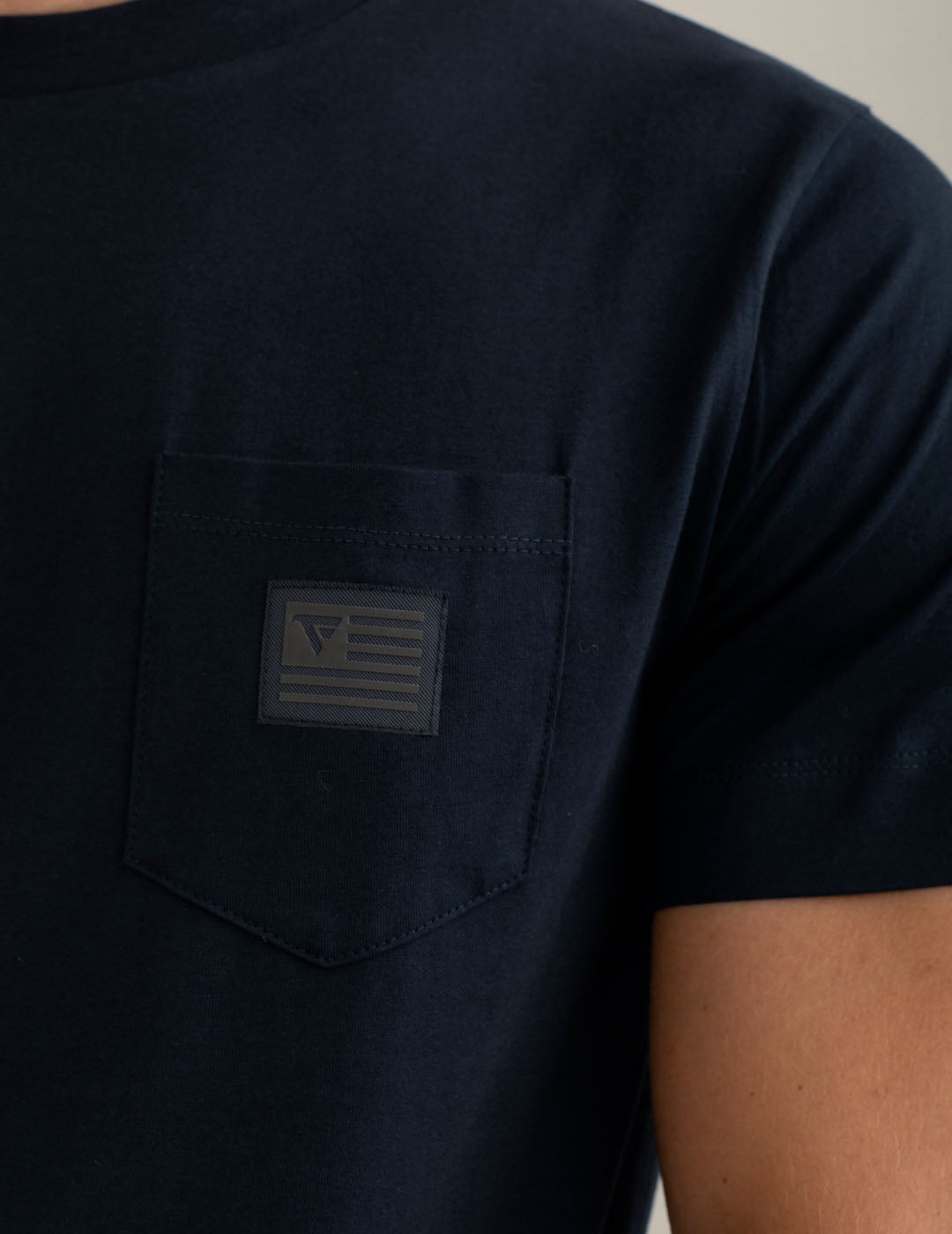 T-shirt con taschino uomo blue fm25w03tg cc-a0601 T-shirt con taschino