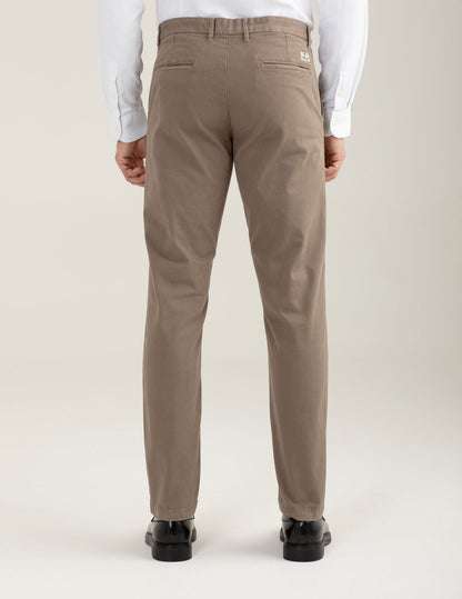 Slim fit “Mr. Bryan” chino trousers