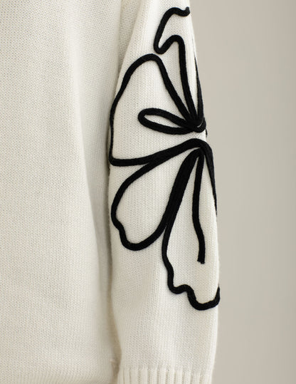 Maglia girocollo floreale ricamata