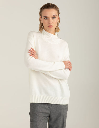 Maglia dolcevita con bottoni araldici