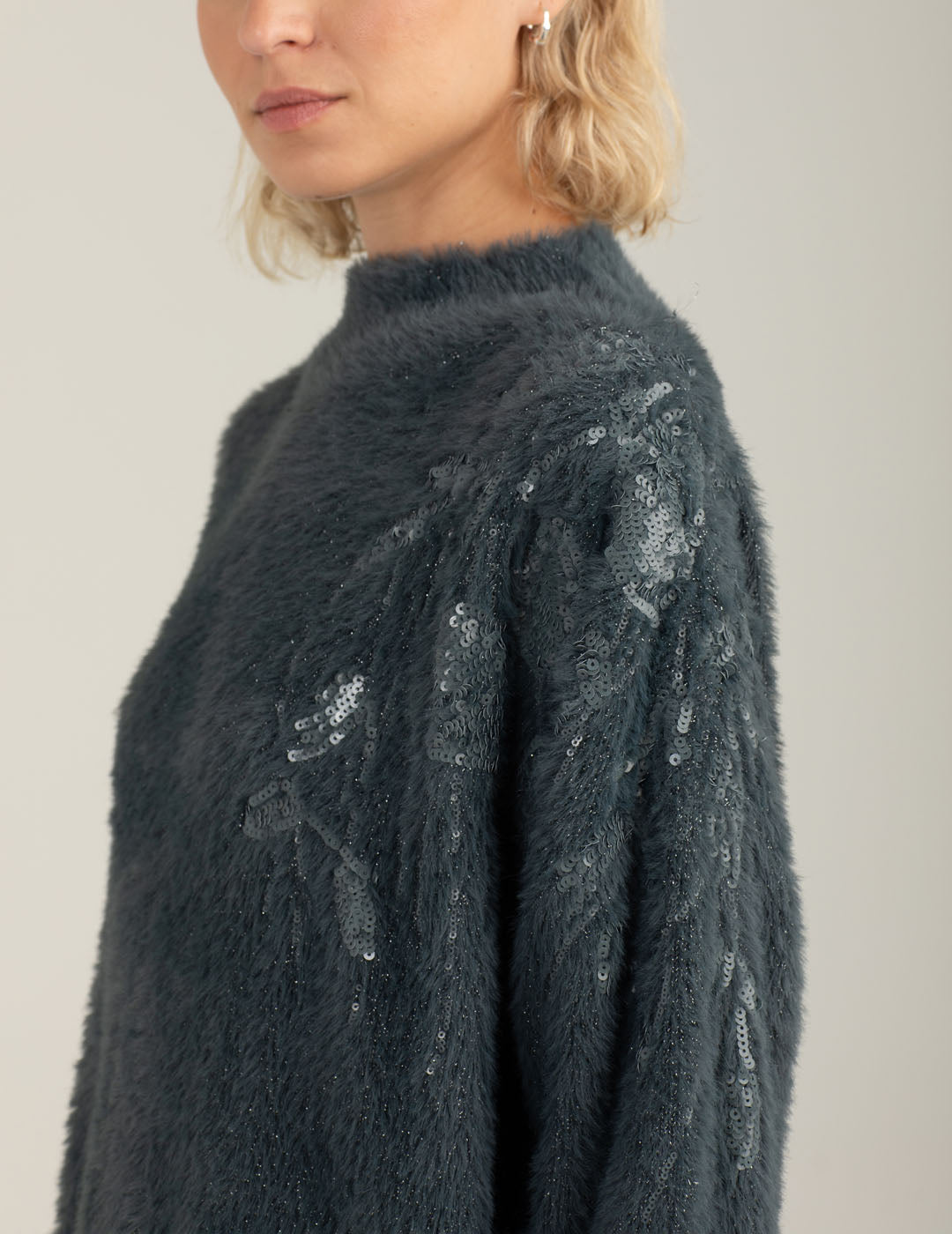 Dolcevita effetto pelliccia con ricami e paillettes donna dark gray fw25w22md cc-a0903 Dolcevita effetto pelliccia con ricami e paillettes