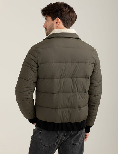 Puffer jacket with synthetic sherpa collar