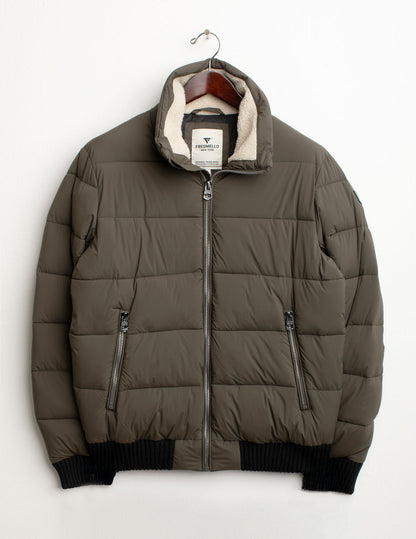 Puffer jacket with synthetic sherpa collar