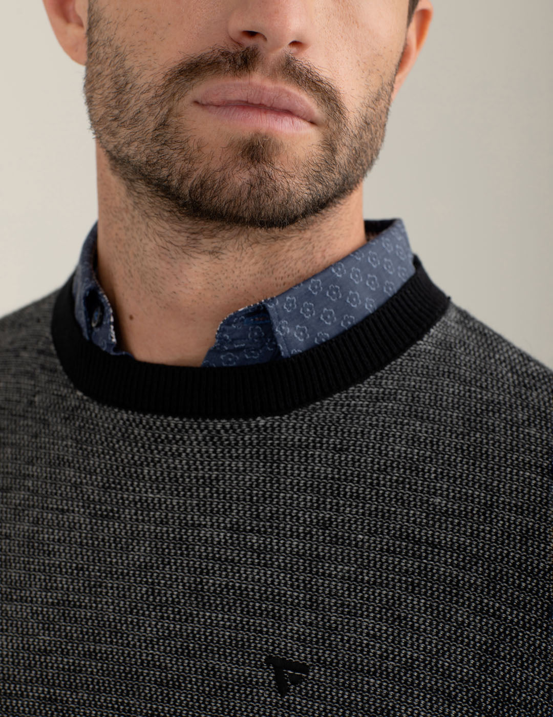 Maglia girocollo con lavorazione fantasia uomo black fm25w11mg cc-a0951 Maglia girocollo con lavorazione fantasia