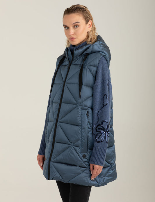 Two-tone hooded padded vest - back - 002