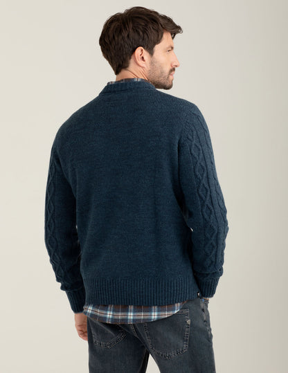 Maglia girocollo con lavorazione a trecce e rombi