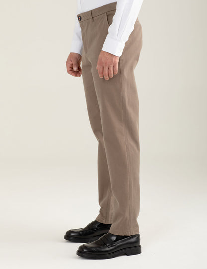 Pantalone chino in tessuto dobby