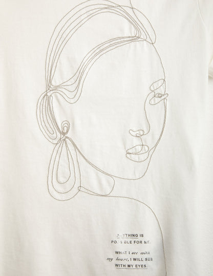 T-shirt con micro-catenella e stampa lamina