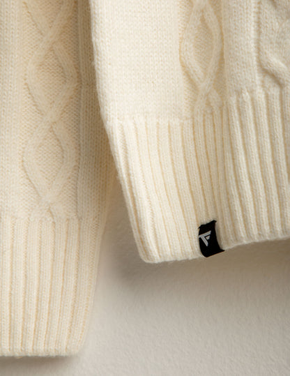 Maglia girocollo con lavorazione a trecce e rombi