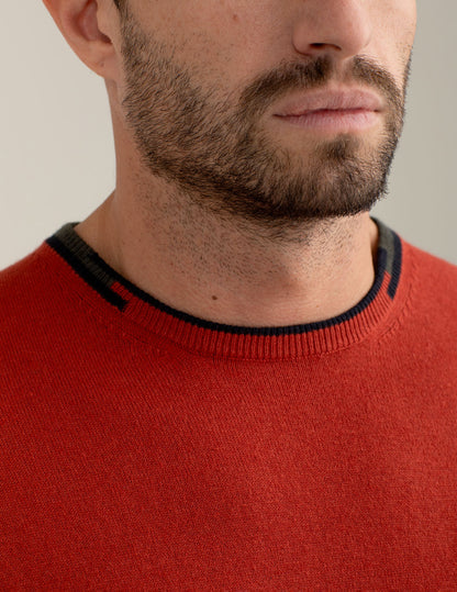 Maglia girocollo con dettagli in contrasto