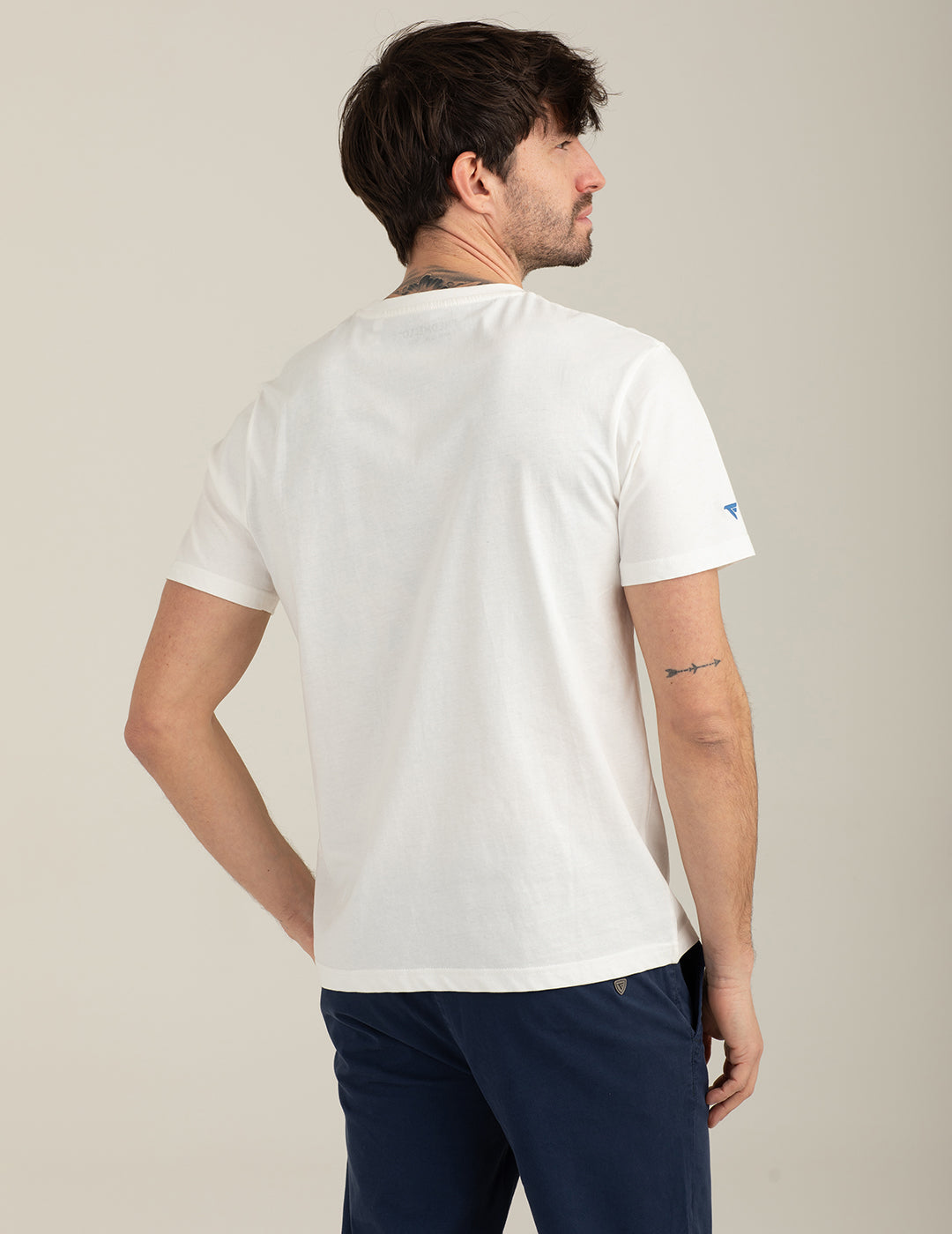 T-shirt girocollo con taschino e grafica uomo off white fm26s30tg cc-a0002 T-shirt girocollo con taschino e grafica