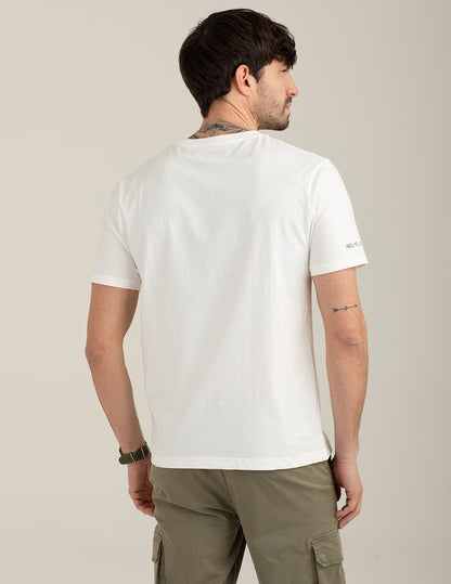T-shirt girocollo con taschino e ricami