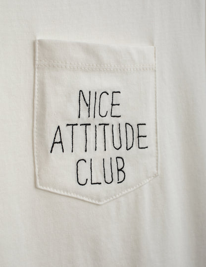 T-shirt girocollo con taschino e ricami