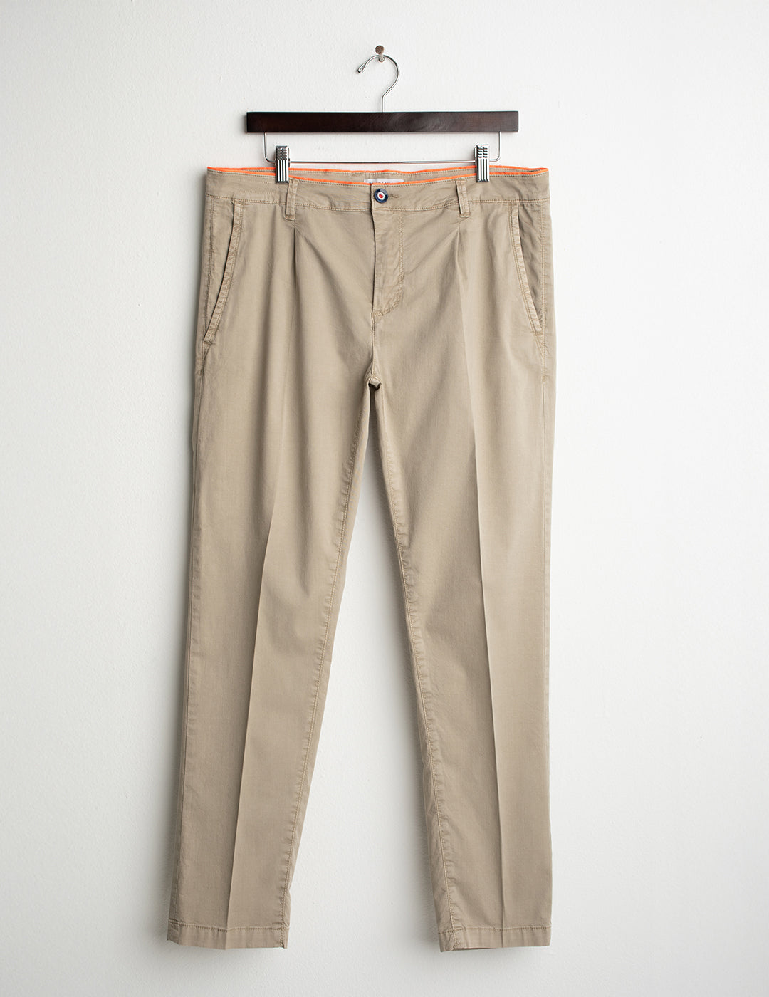 Pantalone chino in twill di satin stretch uomo sand fm26s12pu cc-a0110 Pantalone chino in twill di satin stretch