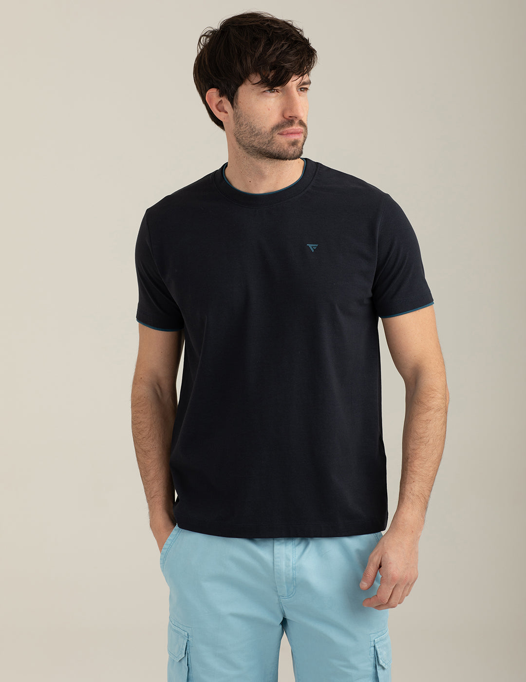 T-shirt girocollo con dettagli a contrasto uomo blue fm26s12tg cc-a0601 T-shirt girocollo con dettagli a contrasto