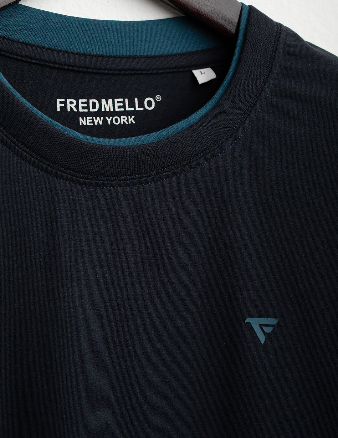 T-shirt girocollo con dettagli a contrasto uomo blue fm26s12tg cc-a0601 T-shirt girocollo con dettagli a contrasto