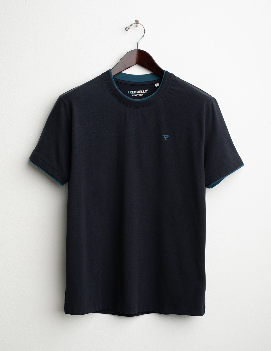 T-shirt girocollo con dettagli a contrasto uomo blue fm26s12tg cc-a0601 T-shirt girocollo con dettagli a contrasto