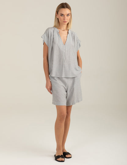 Sleeveless Corean Collar Top with Lurex Stripe