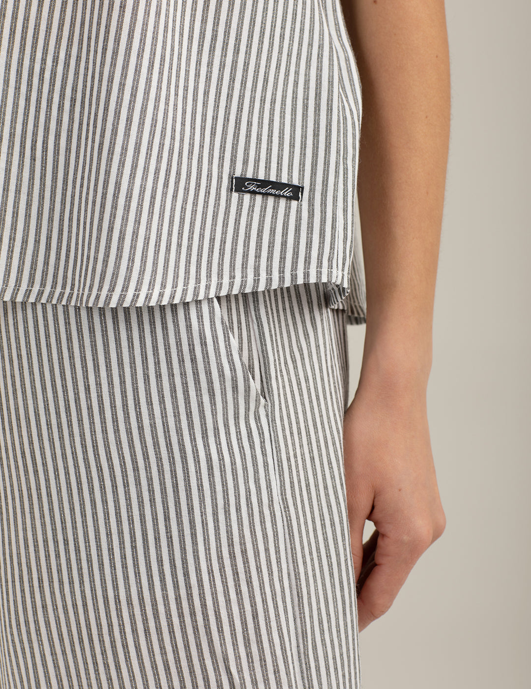 Sleeveless Corean Collar Top with Lurex Stripe woman black fw26s29tf cc-a0951 Sleeveless Corean Collar Top with Lurex Stripe