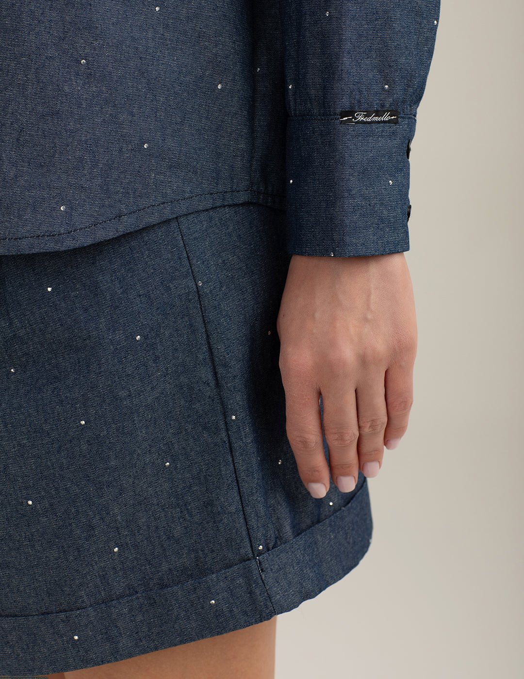 Bermuda chambray con applicazioni di strass donna indigo fw26s51eu cc-a0608 Bermuda chambray con applicazioni di strass
