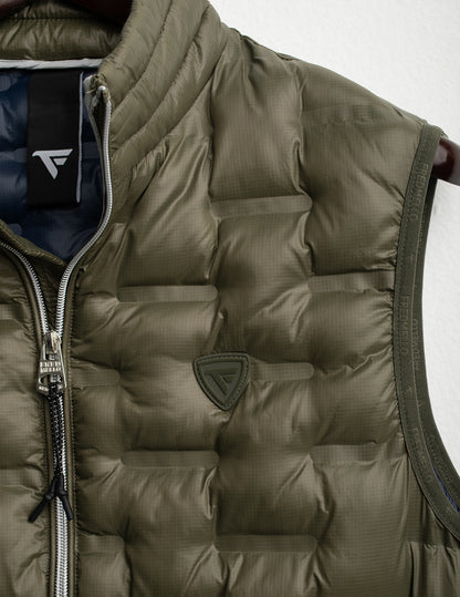 Piumino smanicato ultraleggero in nylon ripstop