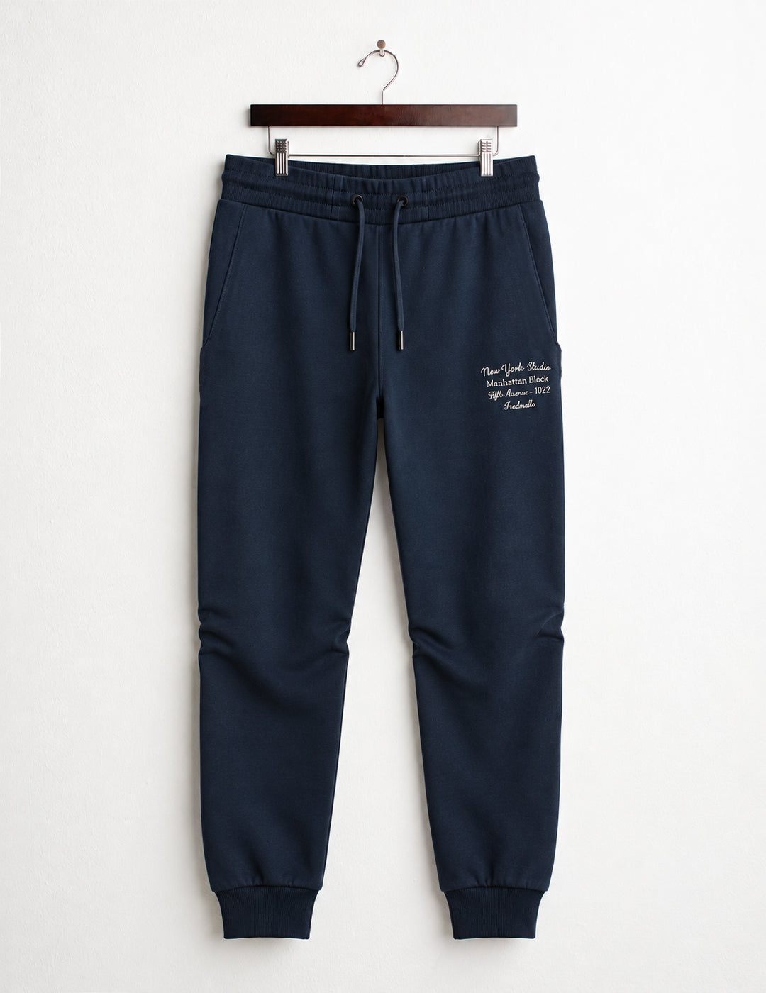 SWEATPANTS WITH CONTRAST EMBROIDERED GRAPHIC man blue fm26w03pf cc-a0601 PANTALONE FELPA UNITO MAN