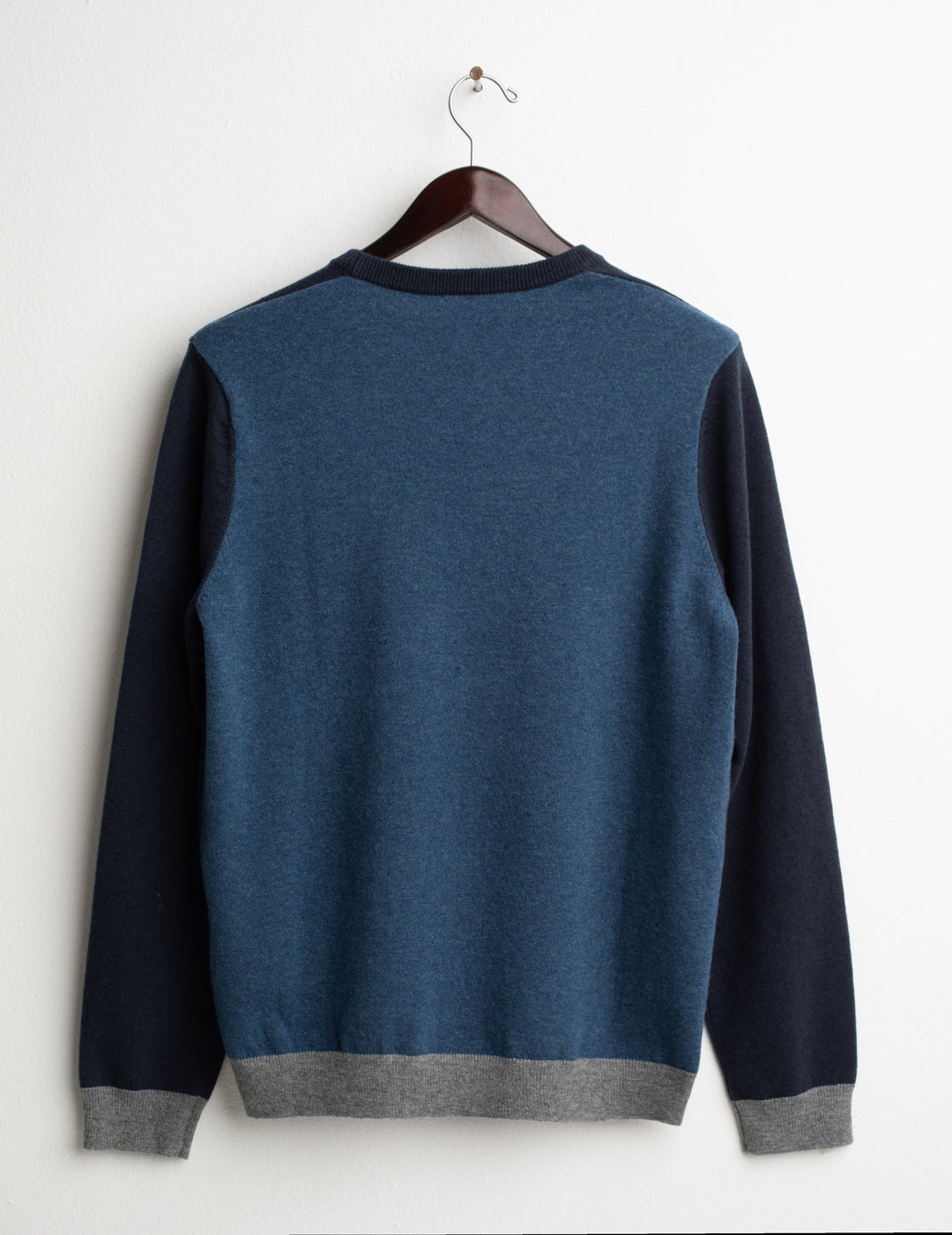 MAGLIA GIROCOLLO COLOR BLOCK CON RICAMO A CONTRASTO uomo blue fm26w49mg cc-a0601 MAGLIA M/L G/C UNITO MAN